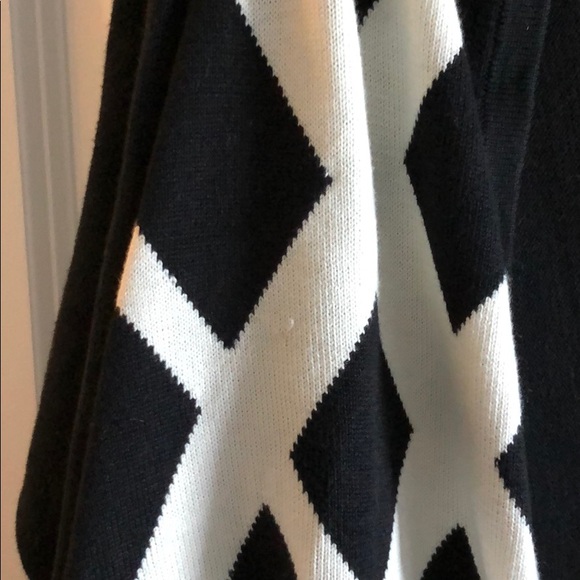 Black and White Sweater/Cardigan - Picture 5 of 5